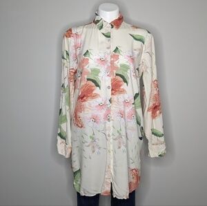 ✨3/$15 Plum Pretty Sugar cream & peach floral button up XS/S